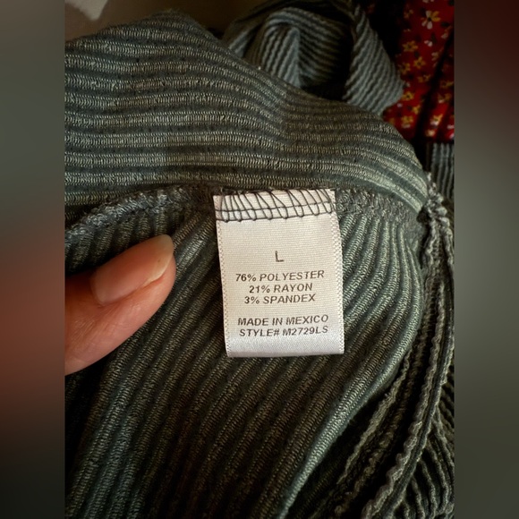 Fashion Nova Olive Ribbed Two-Piece Lounge Set - Picture 5 of 7